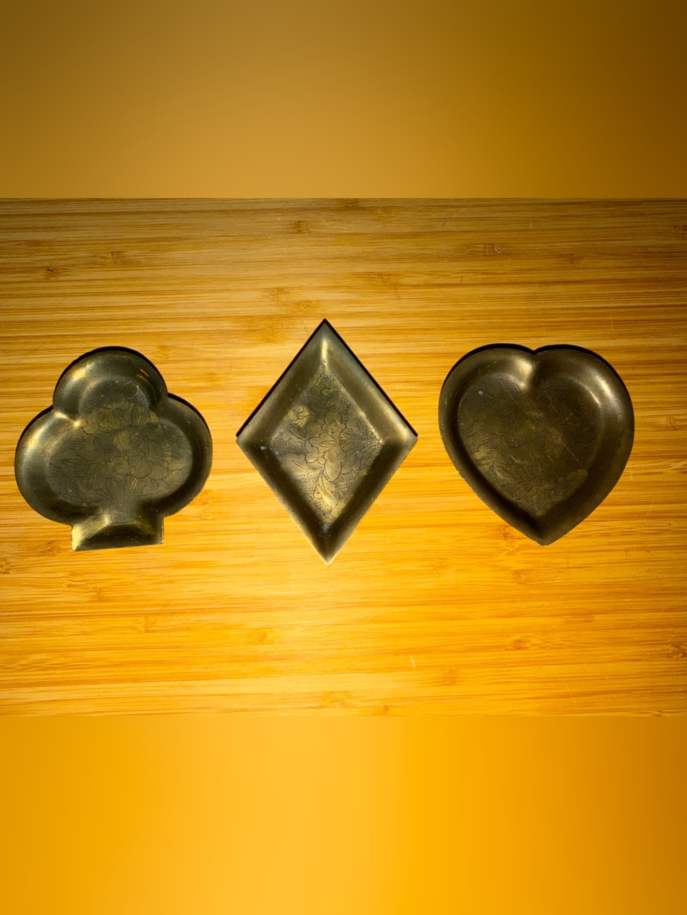Vintage Engraved Brass Playing Card Suit Trinket Disbes/Ashtrays- Set of 3